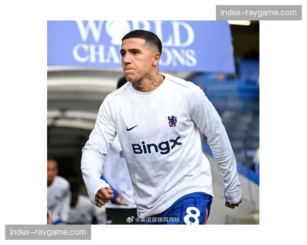 官方:切尔西中场核心恩佐·费尔南德斯因伤缺席,预计影响球队转换枢纽 官方:切尔西中场核心恩佐·费尔南德斯因伤缺席,预计影响球队转换枢纽