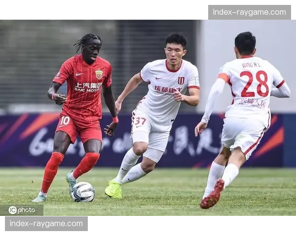 篮球无疆界训练营在非洲举办，欧洲教练传授团队进攻理念