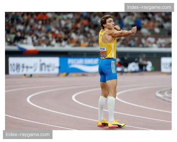 世界田径室内锦标赛:杜普兰蒂斯以6米20再次打破男子撑杆跳世界纪录 世界田径室内锦标赛:杜普兰蒂斯以6米20再次打破男子撑杆跳世界纪录