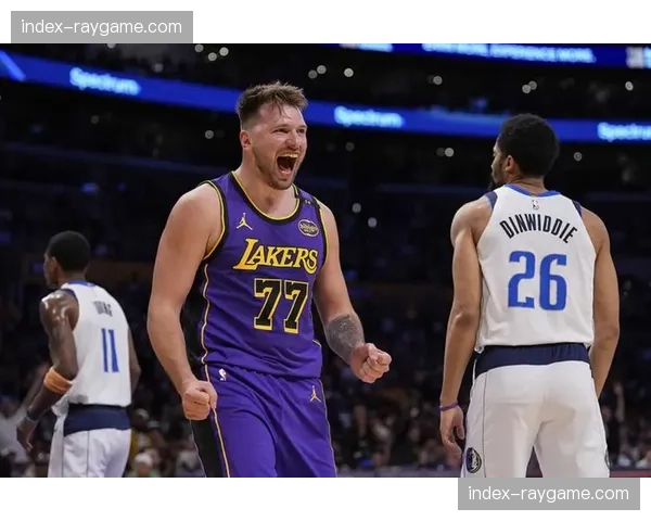 东契奇三双，独行侠击败灰熊取七连胜